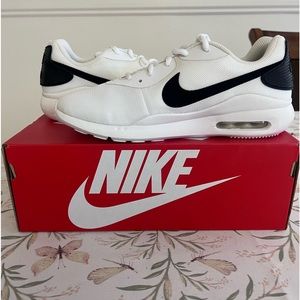 Nike Air Max Oketo Women’s Sneakers